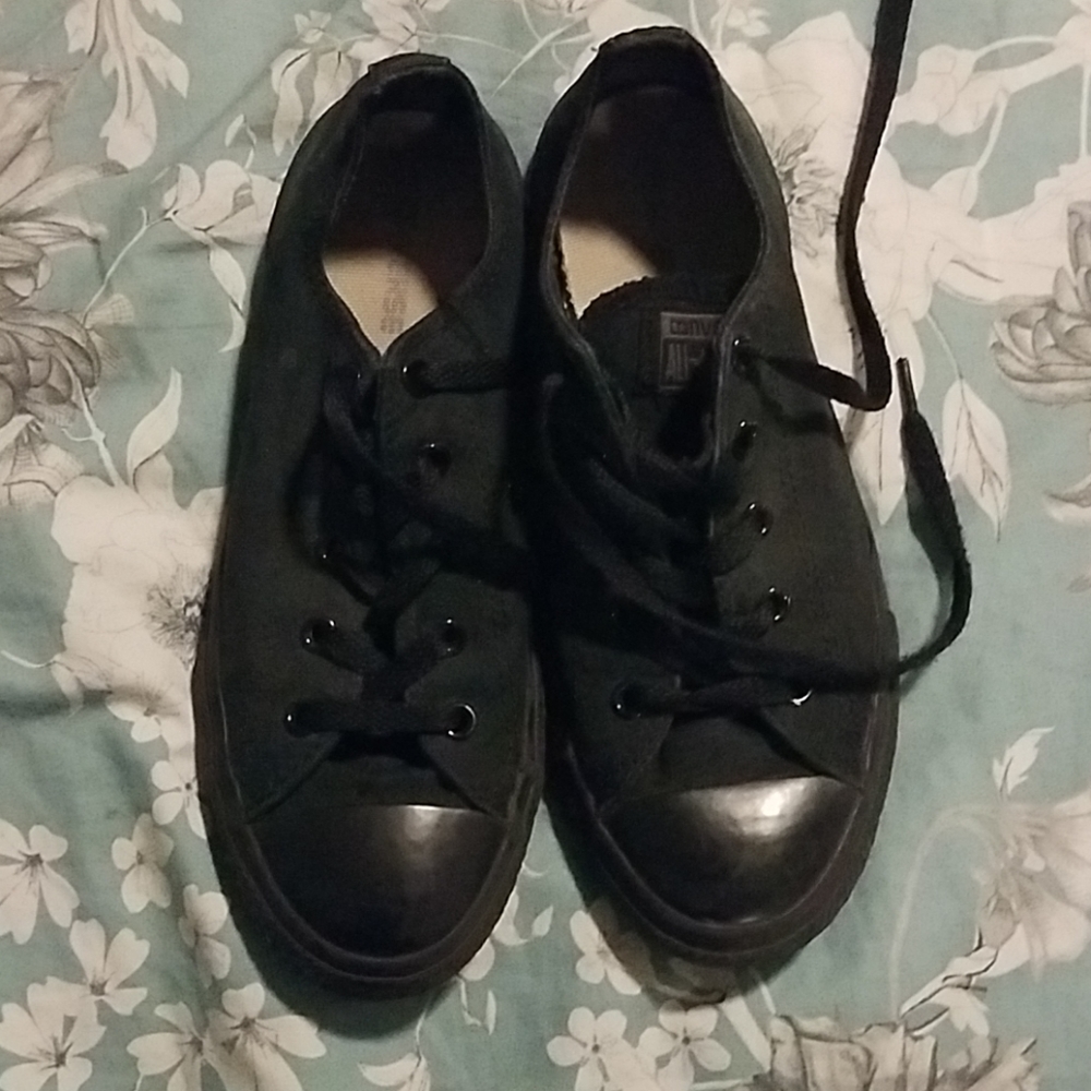 Black converse